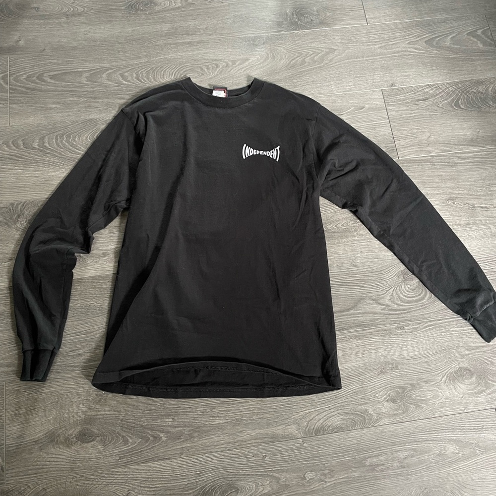 Independent longsleeve